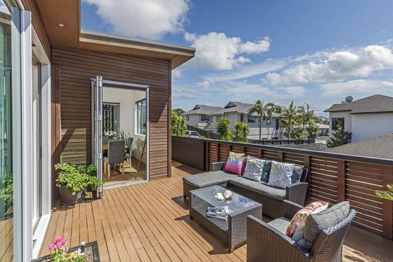 Photo of property in 1/86 Bay Street, Red Beach, 0932