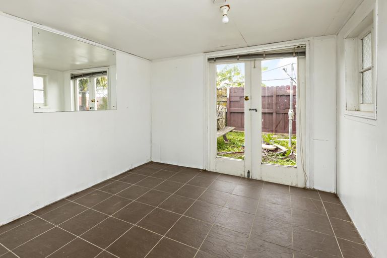 Photo of property in 26 Coppins Road, Mount Wellington, Auckland, 1062