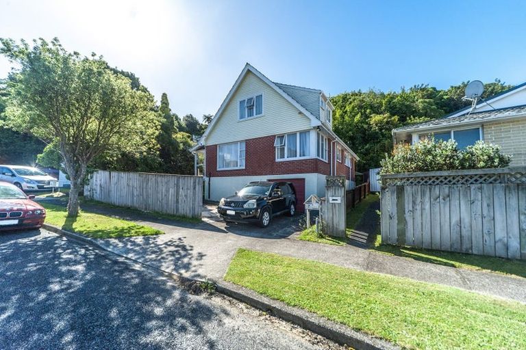 Photo of property in 7 Magnolia Grove, Maungaraki, Lower Hutt, 5010