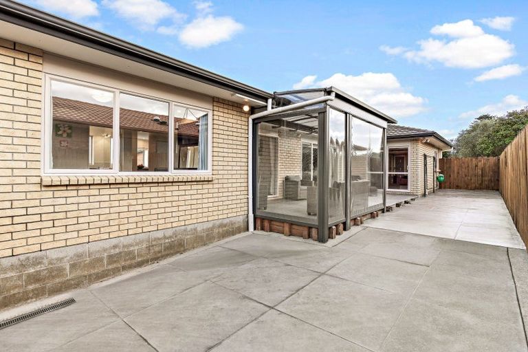 Photo of property in 6 Harobed Place, Weymouth, Auckland, 2103