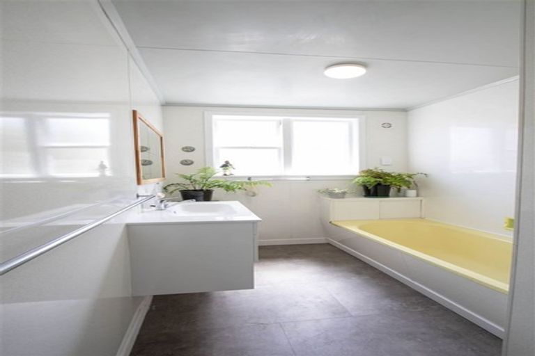 Photo of property in 19 Tramway Street, Ross, 7812