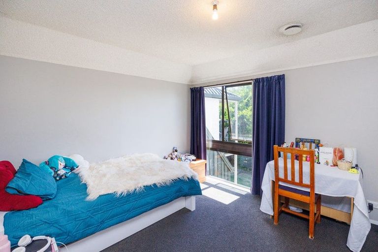 Photo of property in 22 Truscott Grove, Awapuni, Palmerston North, 4412
