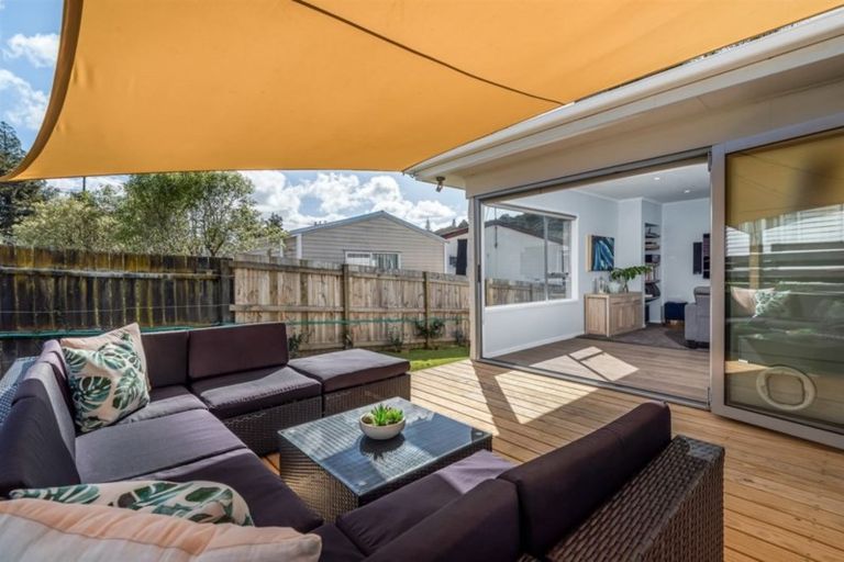 Photo of property in 2/85 Eskdale Road, Birkdale, Auckland, 0626
