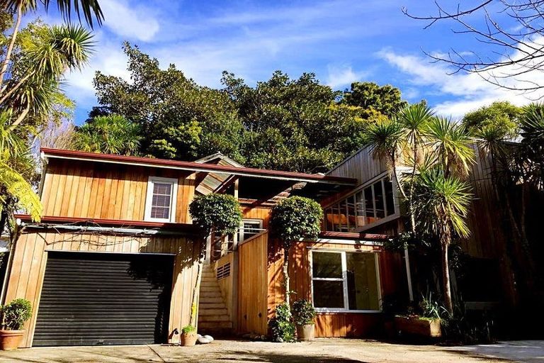 Photo of property in 34 Sandown Road, Rothesay Bay, Auckland, 0630