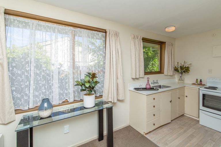 Photo of property in 2/4 Quinton Place, Bishopdale, Christchurch, 8053