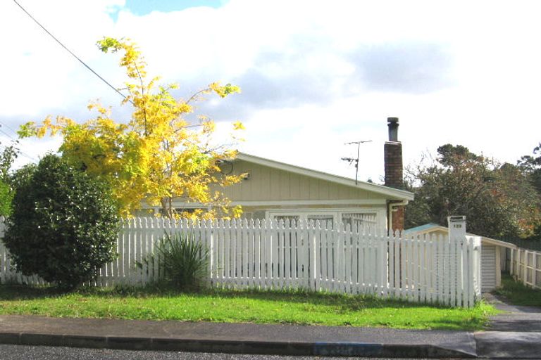 Photo of property in 123 Vodanovich Road, Te Atatu South, Auckland, 0610