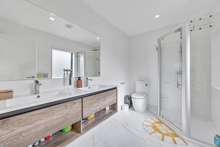 Photo of property in 13d Morton Avenue, Forrest Hill, Auckland, 0620