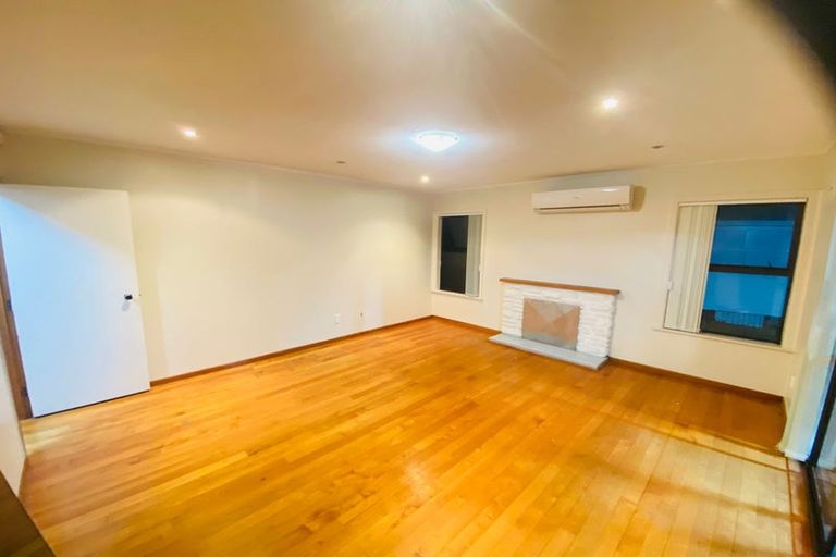 Photo of property in 65 Divich Avenue, Te Atatu South, Auckland, 0610