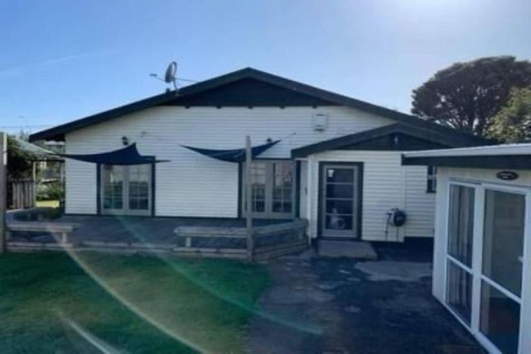 Photo of property in 32 Cutfield Road, New Plymouth, 4310