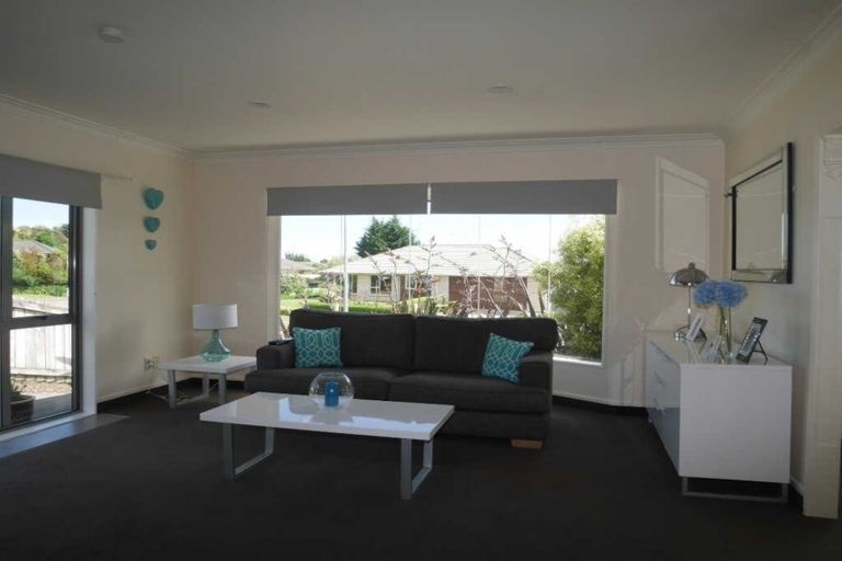 Photo of property in 151 Realm Drive, Paraparaumu, 5032