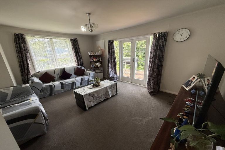 Photo of property in 1132a High Street, Taita, Lower Hutt, 5011