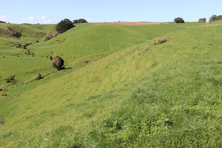 Photo of property in 888a Otaraoa Road, Tikorangi, Waitara, 4383