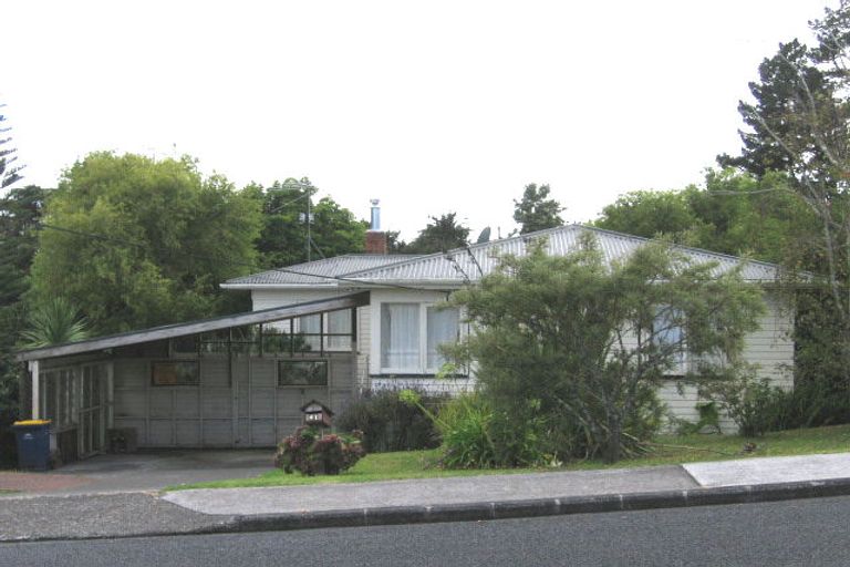 Photo of property in 61 Aeroview Drive, Beach Haven, Auckland, 0626