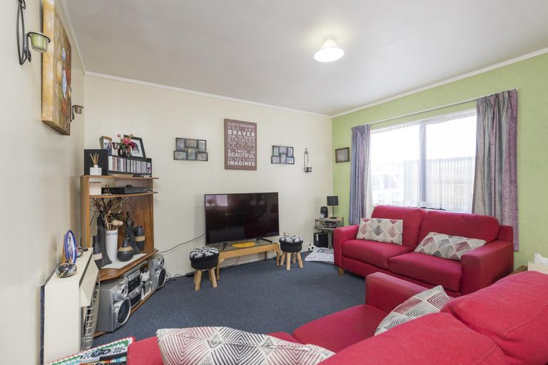 Photo of property in 9a Fairs Road, Milson, Palmerston North, 4414