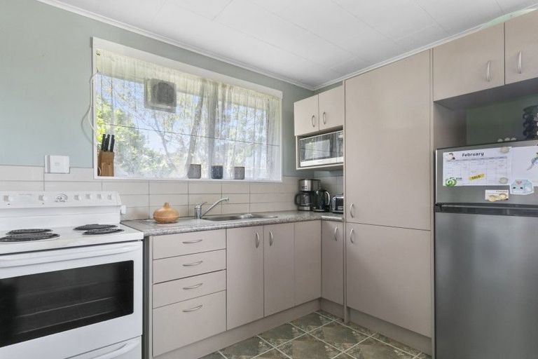 Photo of property in 18b Reese Jones Grove, Maungaraki, Lower Hutt, 5010