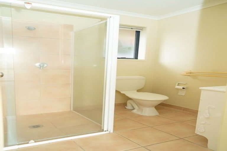 Photo of property in 22 Greig Place, Pukekohe, 2120