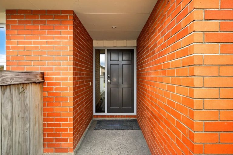 Photo of property in 15 Saint Peters Close, Woolston, Christchurch, 8062