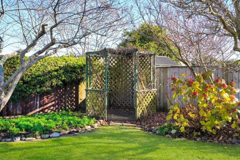 Photo of property in 12 Penlington Place, Havelock North, 4130