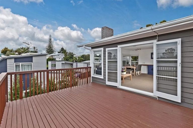 Photo of property in 10 Saffron Street, Birkdale, Auckland, 0626