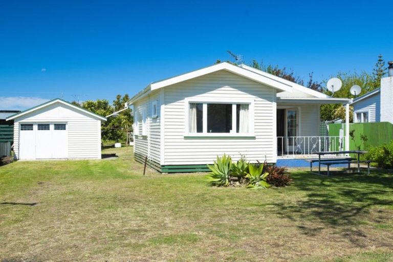 Photo of property in 4 Tolerton Avenue, Elgin, Gisborne, 4010