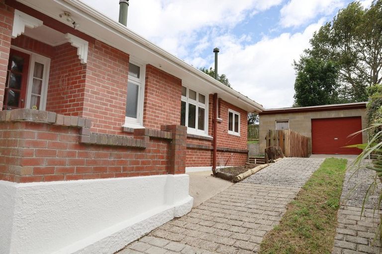 Photo of property in 136 Forfar Street, Clyde Hill, Dunedin, 9011