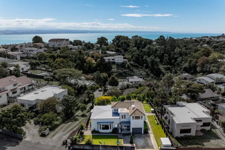 Photo of property in 63 Napier Terrace, Hospital Hill, Napier, 4110