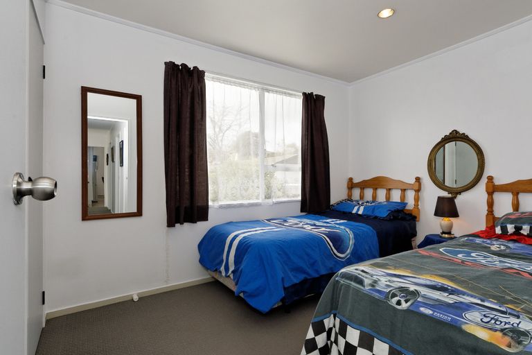 Photo of property in 2/38 Borich Road, Sunnyvale, Auckland, 0612