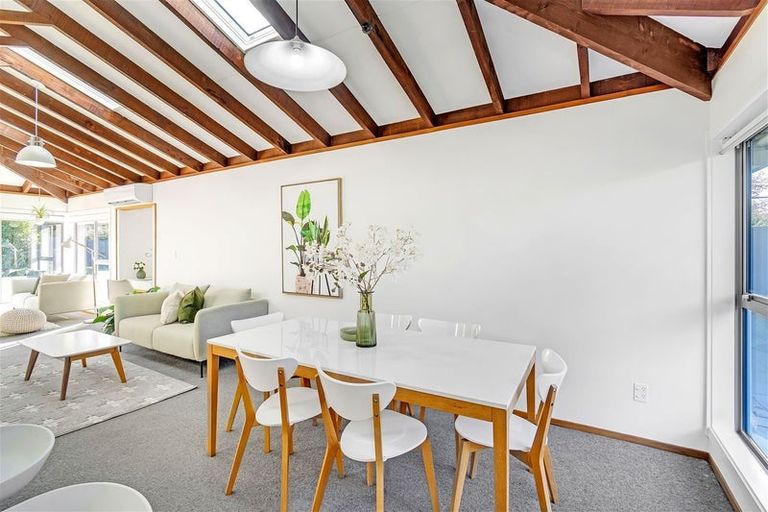 Photo of property in 1/195b Wairakei Road, Bryndwr, Christchurch, 8053