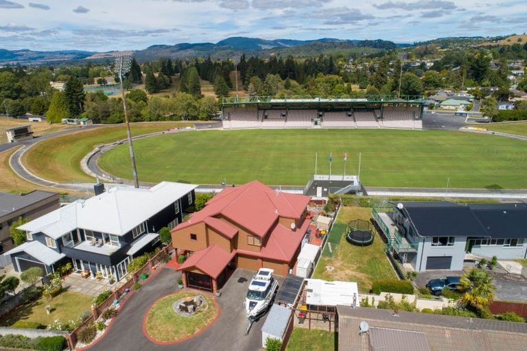 Photo of property in 37 Carter Drive, Pomare, Rotorua, 3015