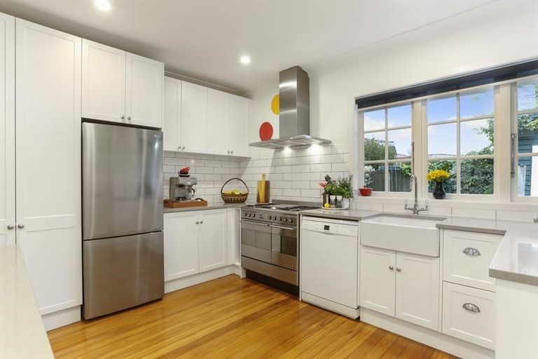 Photo of property in 125 Parrs Cross Road, Glen Eden, Auckland, 0612