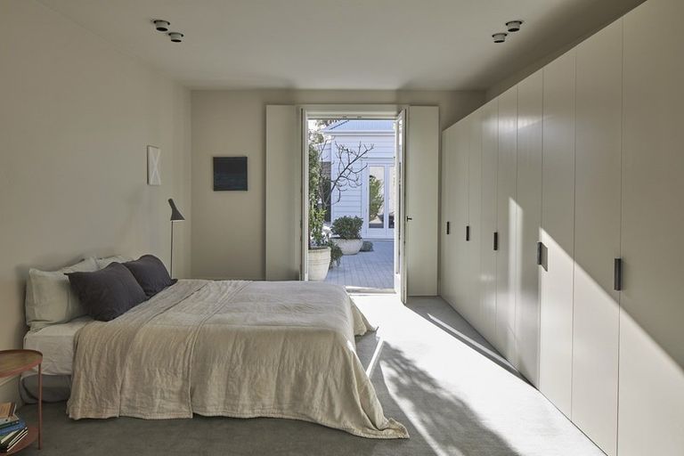 Photo of property in 13 Oxford Terrace, Devonport, Auckland, 0624