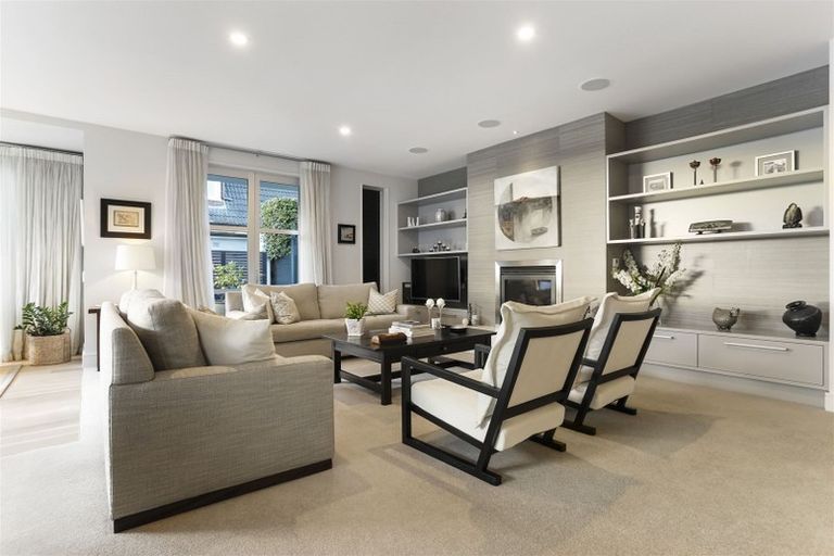 Photo of property in 8/258 Hurstmere Road, Takapuna, Auckland, 0622