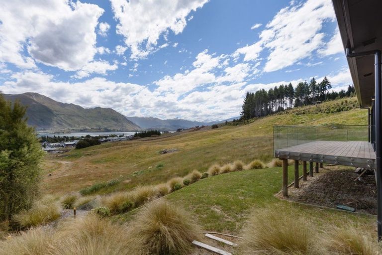 Photo of property in 13 Akitu Rise, Wanaka, 9305