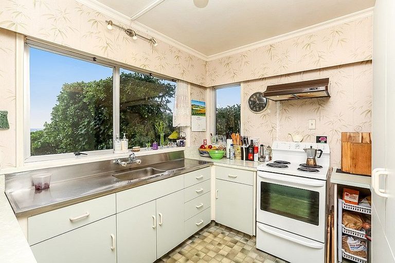 Photo of property in 2/6 Belt Road, Moturoa, New Plymouth, 4310