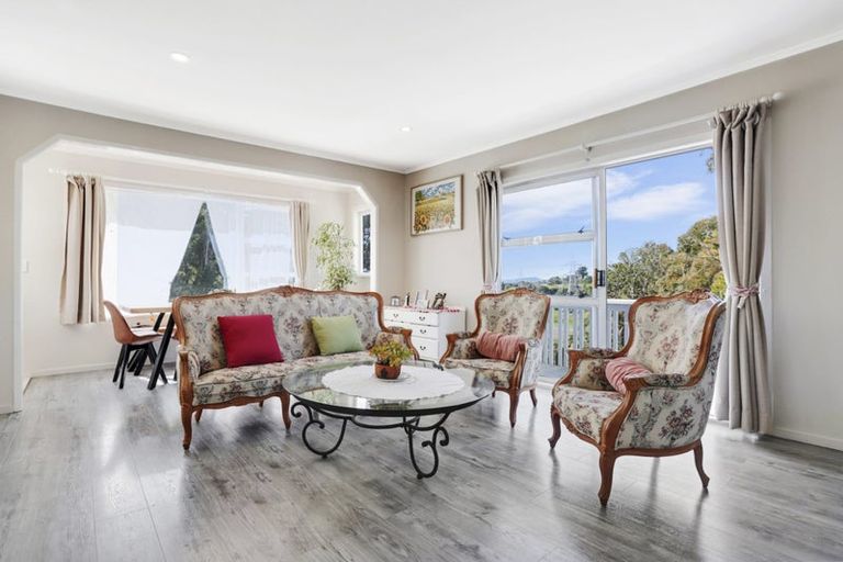 Photo of property in 1 Gamble Way, Massey, 0614