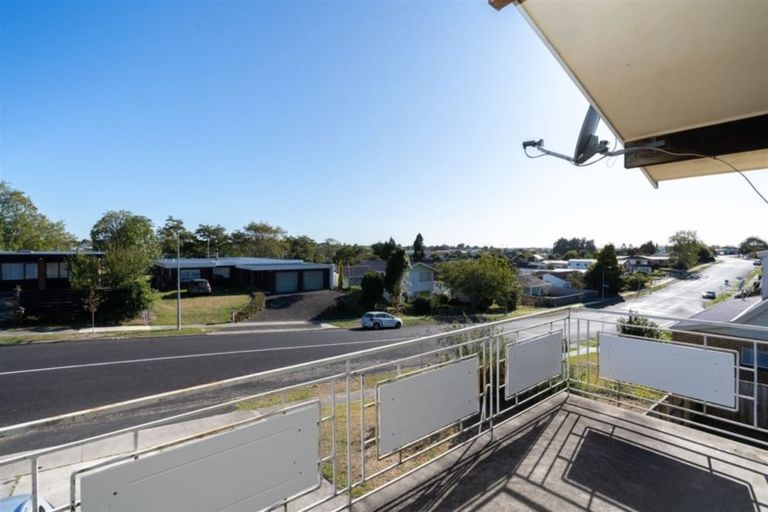 Photo of property in 25 Amanda Avenue, Dinsdale, Hamilton, 3204