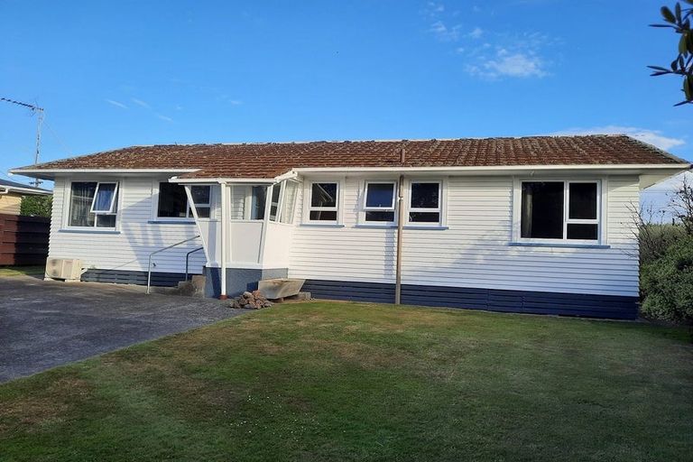 Photo of property in 46 Ramanui Avenue, Hawera, 4610
