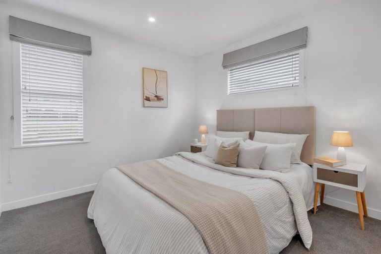 Photo of property in 1/109 Target Road, Totara Vale, Auckland, 0629