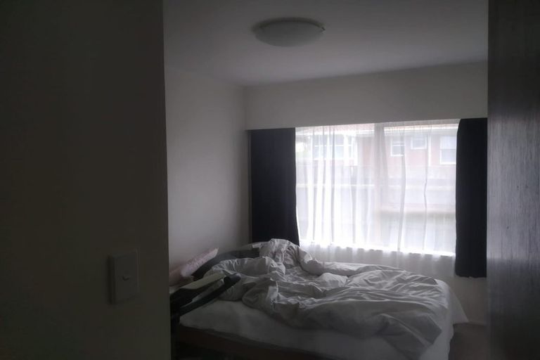 Photo of property in 1/13 Mannering Place, Hillcrest, Auckland, 0627