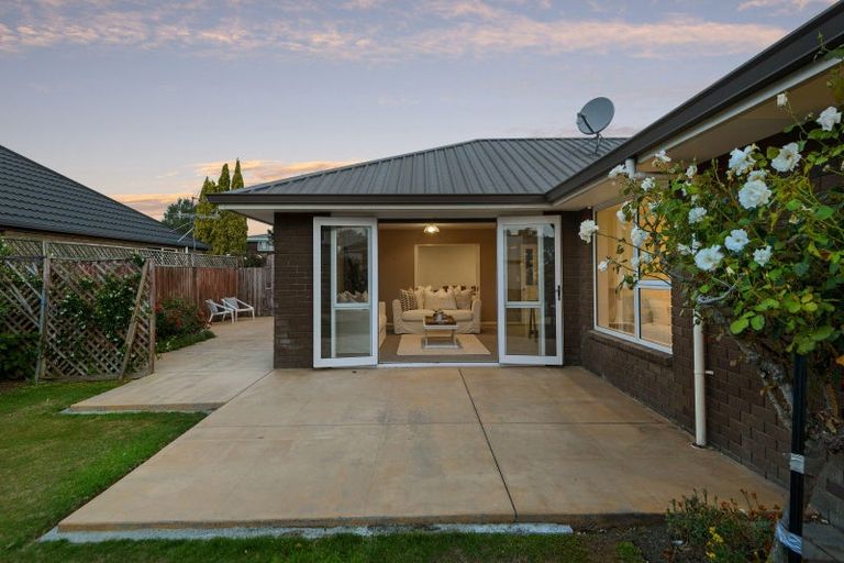 Photo of property in 8 Patricia Place, Harewood, Christchurch, 8051