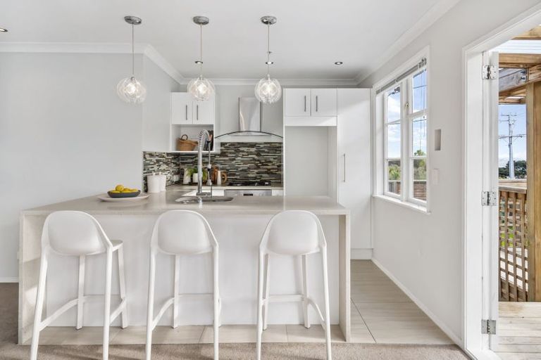 Photo of property in 2/42 Island Road, Beach Haven, Auckland, 0626