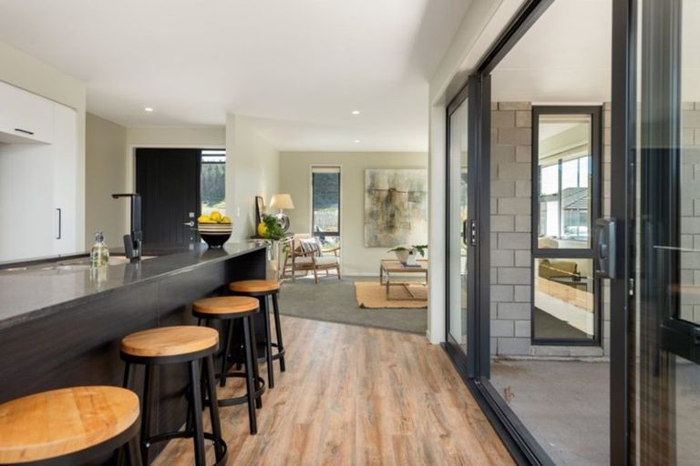 Photo of property in 94 Awataha Crescent, Pyes Pa, Tauranga, 3110