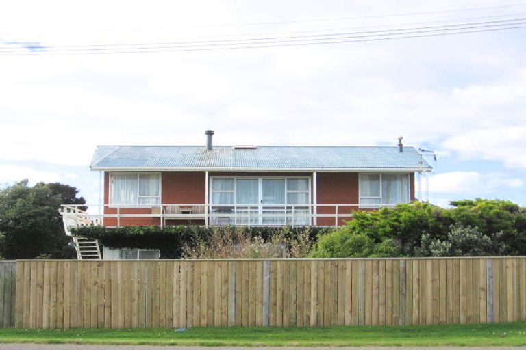 Photo of property in 39 Hartley Street, Foxton Beach, Foxton, 4815