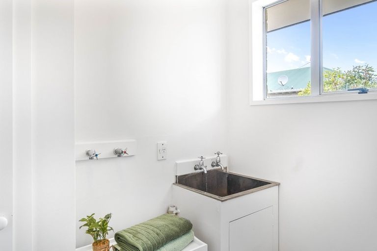 Photo of property in 2/37 Petrie Street, Richmond, Christchurch, 8013