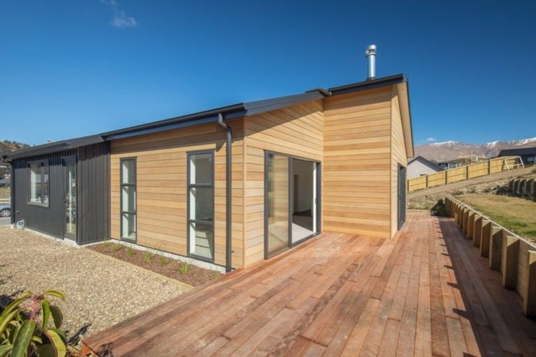 Photo of property in 43 Mount Linton Avenue, Wanaka, 9305