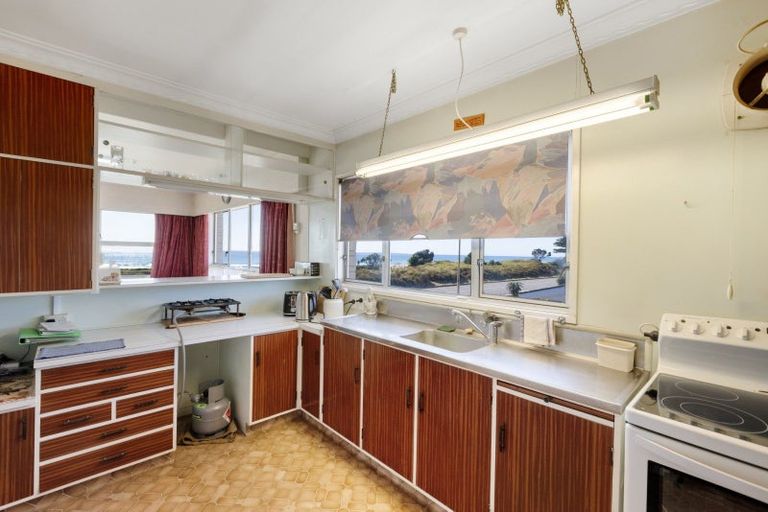 Photo of property in 128 Marine Parade, Mount Maunganui, 3116