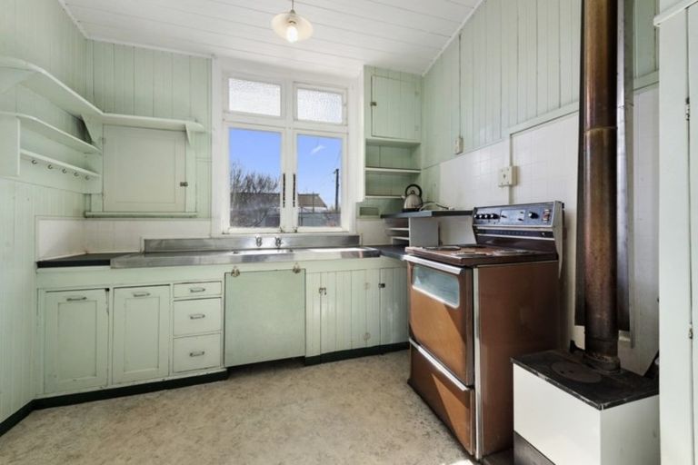 Photo of property in 27 Central Terrace, Alicetown, Lower Hutt, 5010