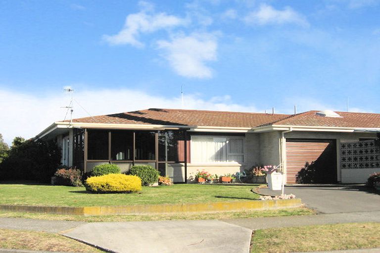 Photo of property in 1-5 Ngarimu Crescent, Taradale, Napier, 4112