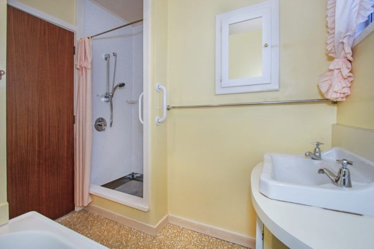 Photo of property in 76 Grimseys Road, Redwood, Christchurch, 8051