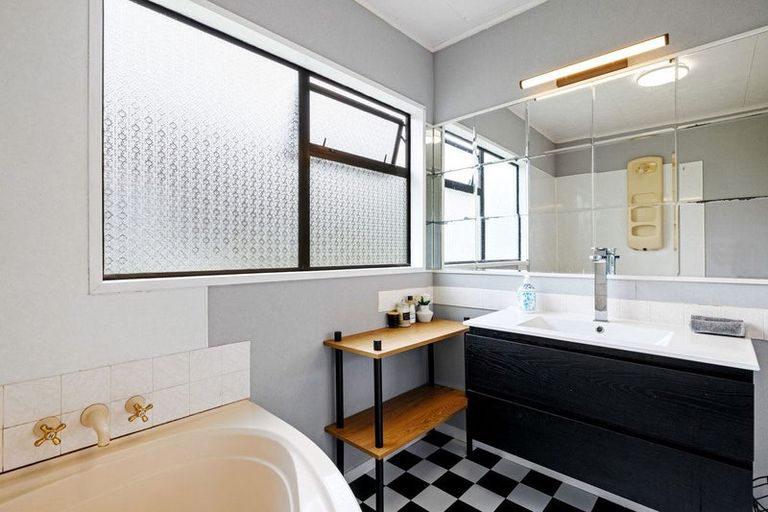 Photo of property in 116 Grey Street, Cambridge, 3434